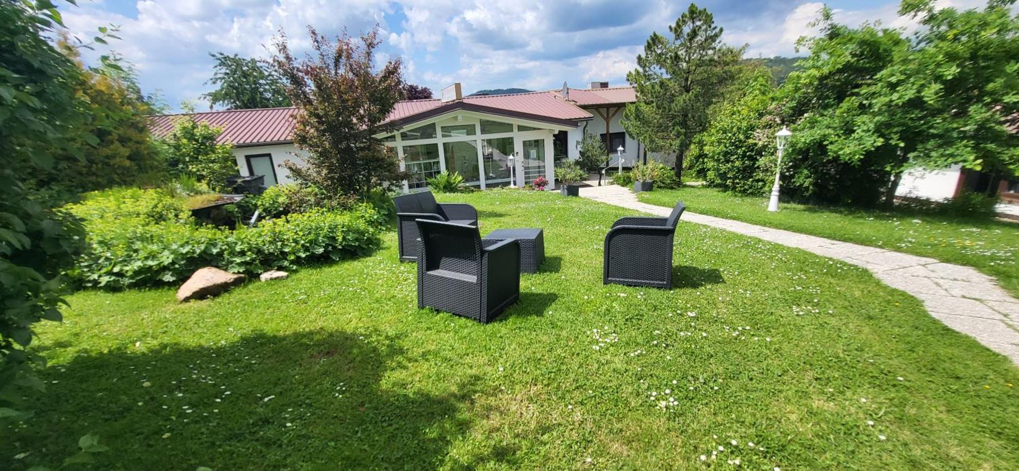 D&B Staycation Ferienpark Niedenstein Exterior photo